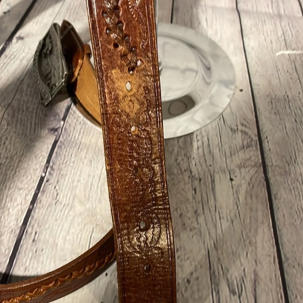 Vintage Colorado belt buckle with vintage leather belt size 48